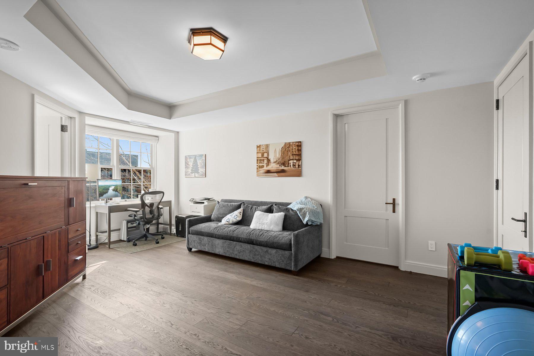 WARDMAN TOWER - Residential