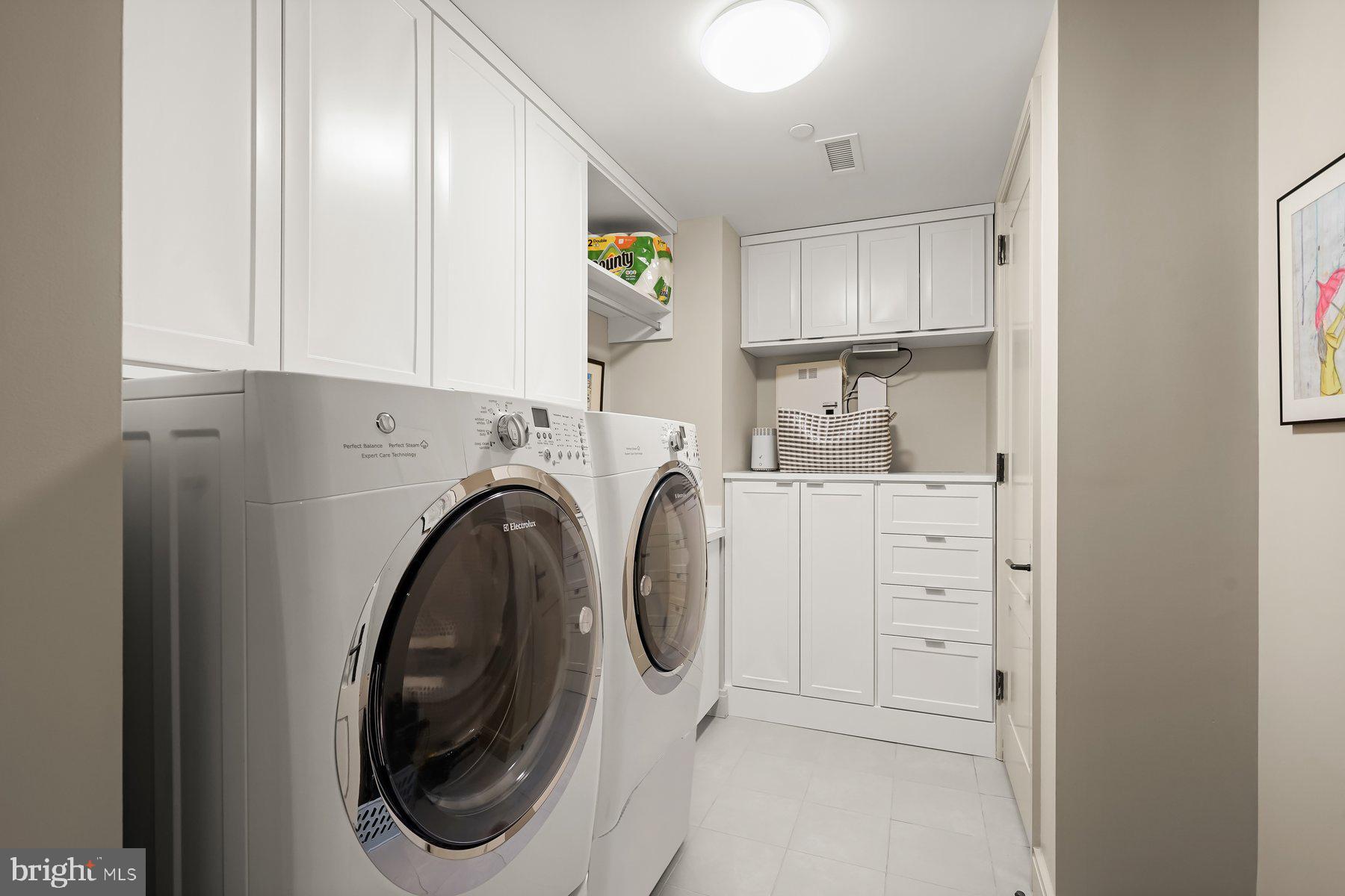 WARDMAN TOWER - Residential