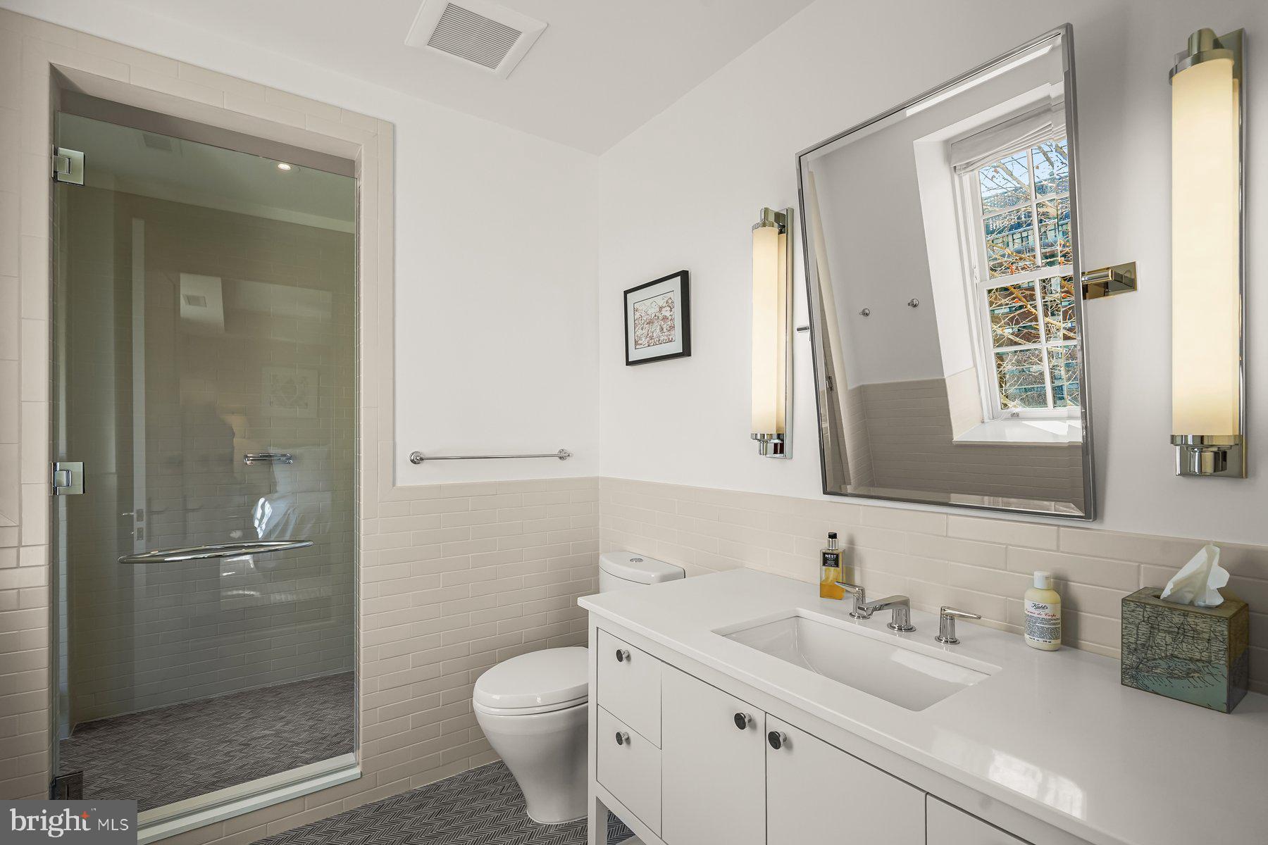 WARDMAN TOWER - Residential