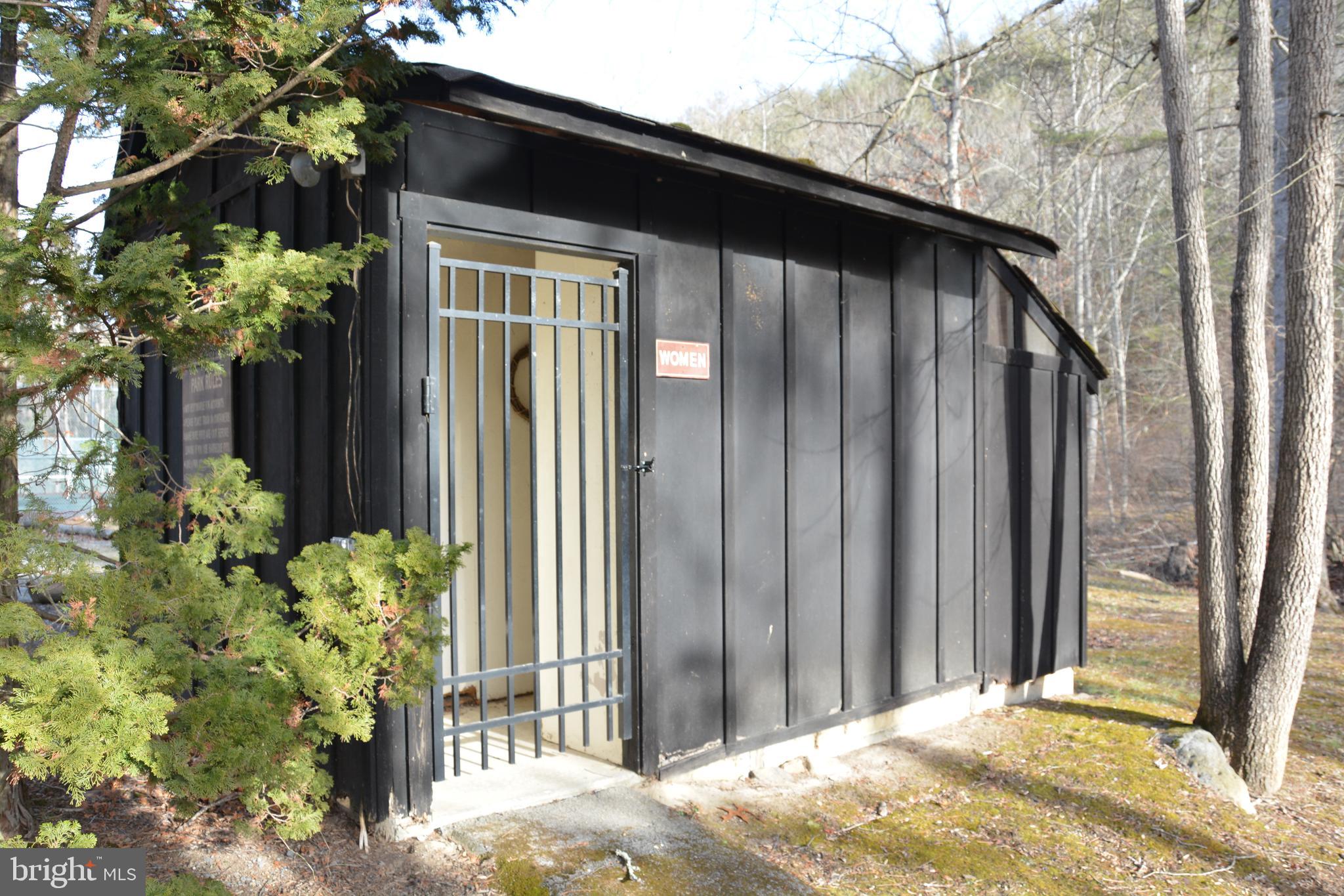 RITTERS HIDDEN VALLEY - Land