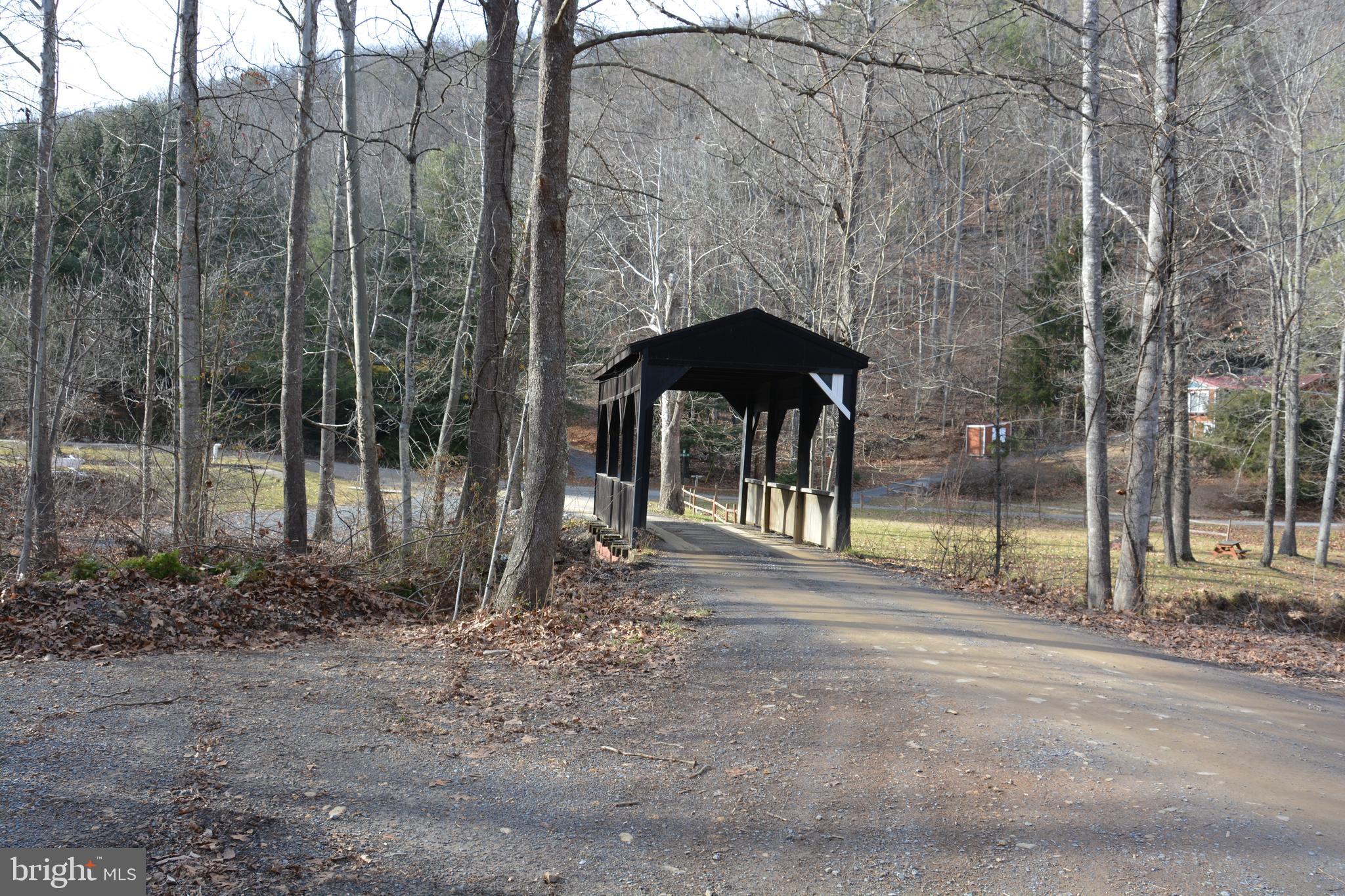 RITTERS HIDDEN VALLEY - Land