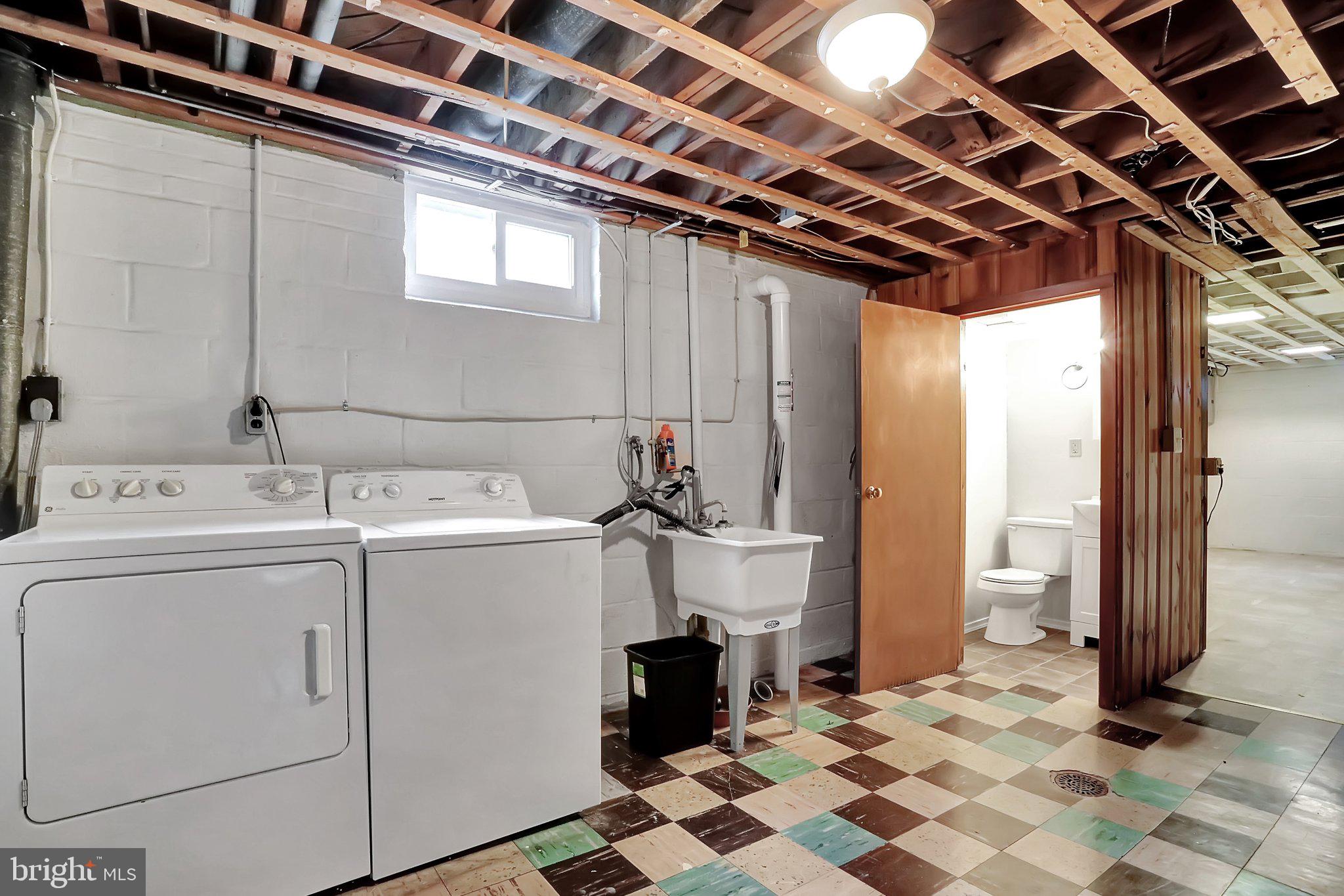 MONOCACY VILLAGE - Residential Lease