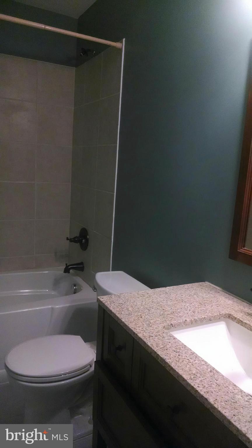 DIXON ESTATES - Residential Lease