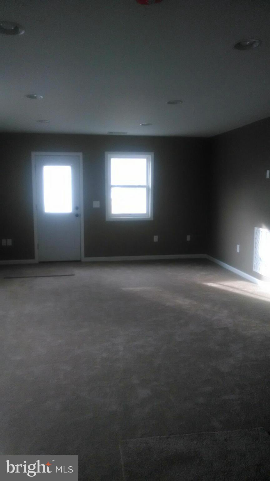 DIXON ESTATES - Residential Lease