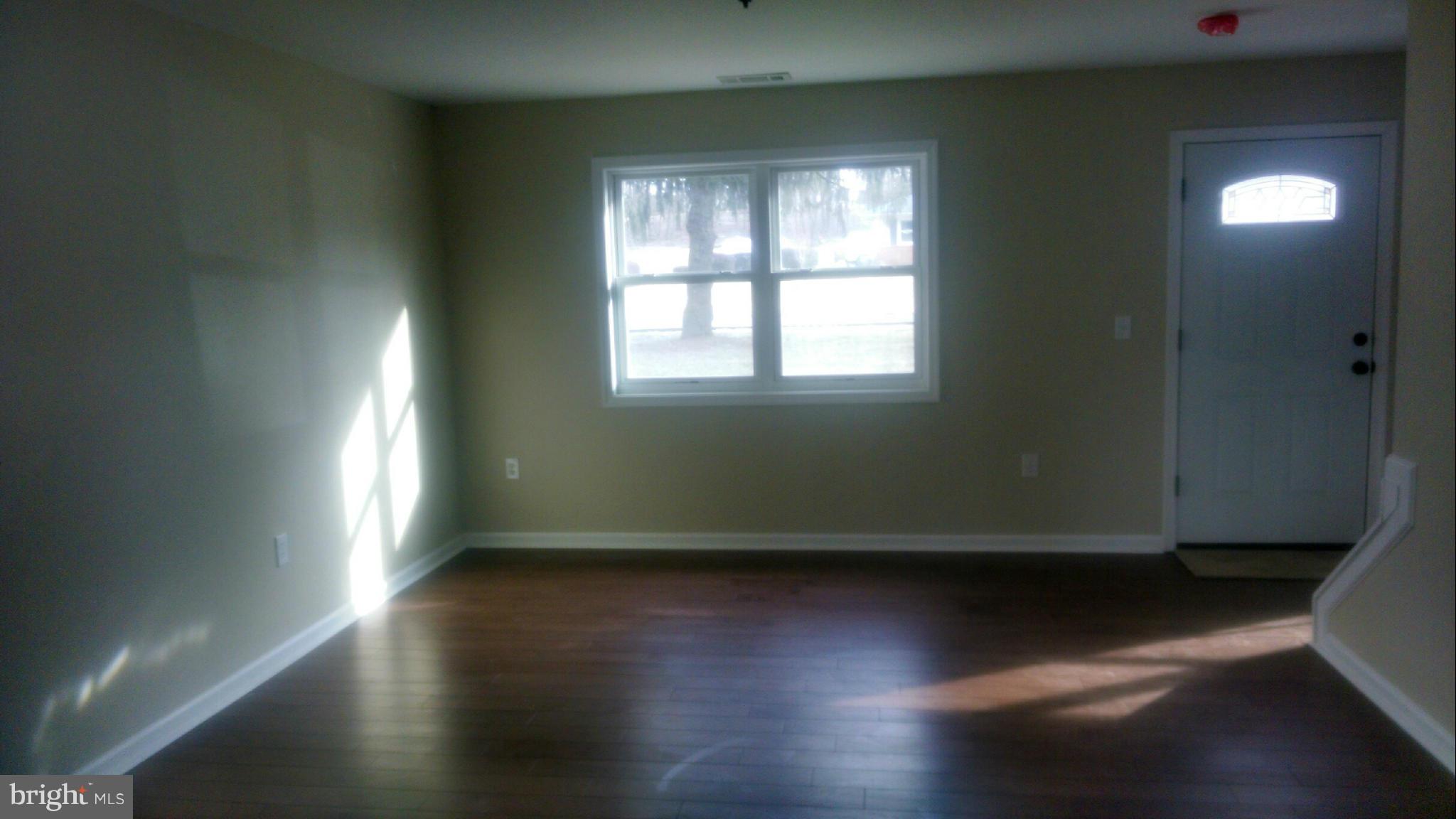 DIXON ESTATES - Residential Lease