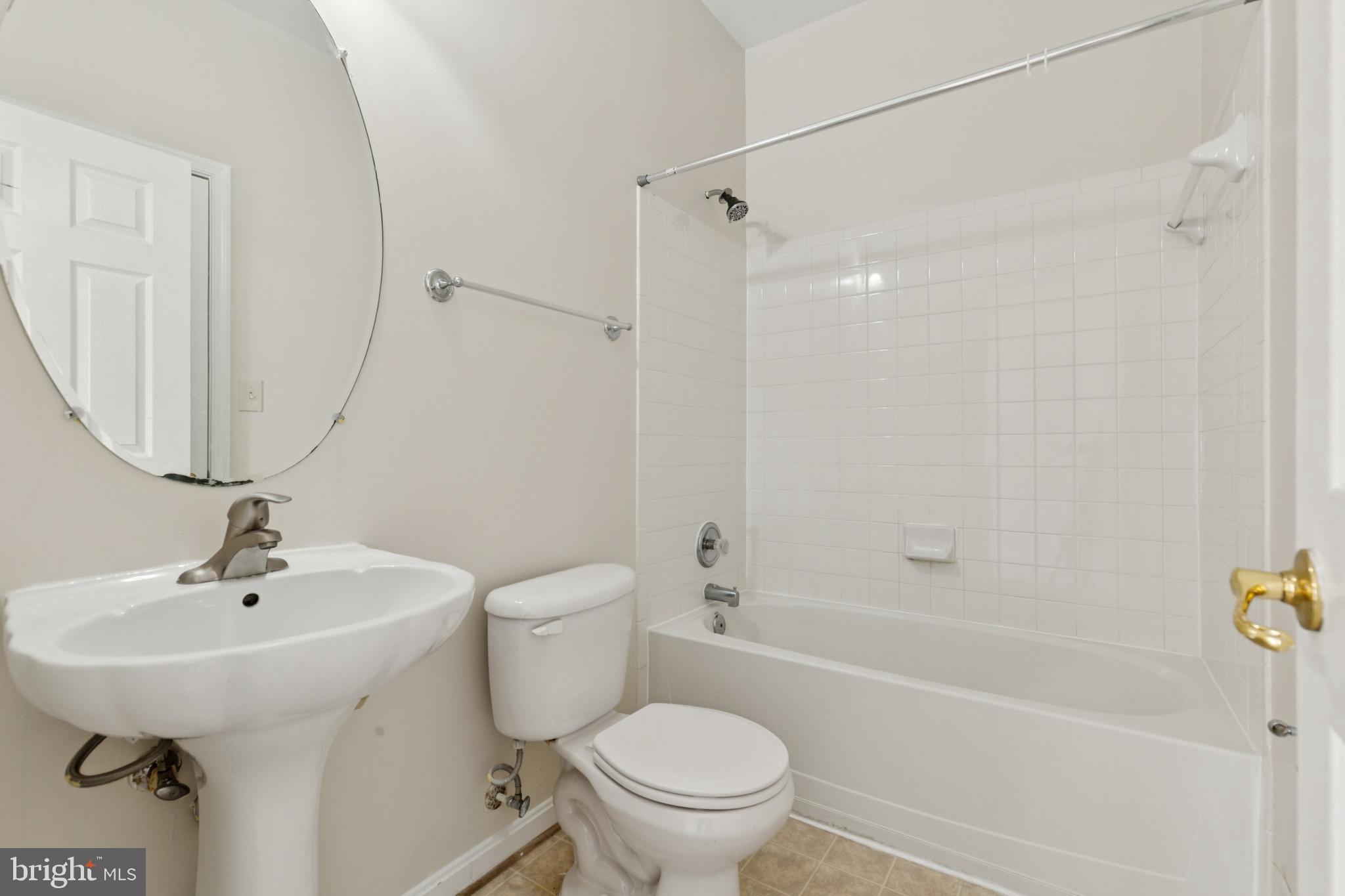 POTOMAC COVE - Residential Lease