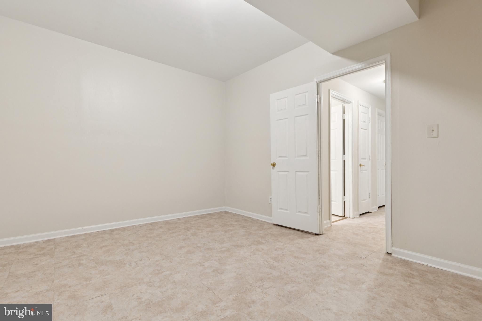 POTOMAC COVE - Residential Lease