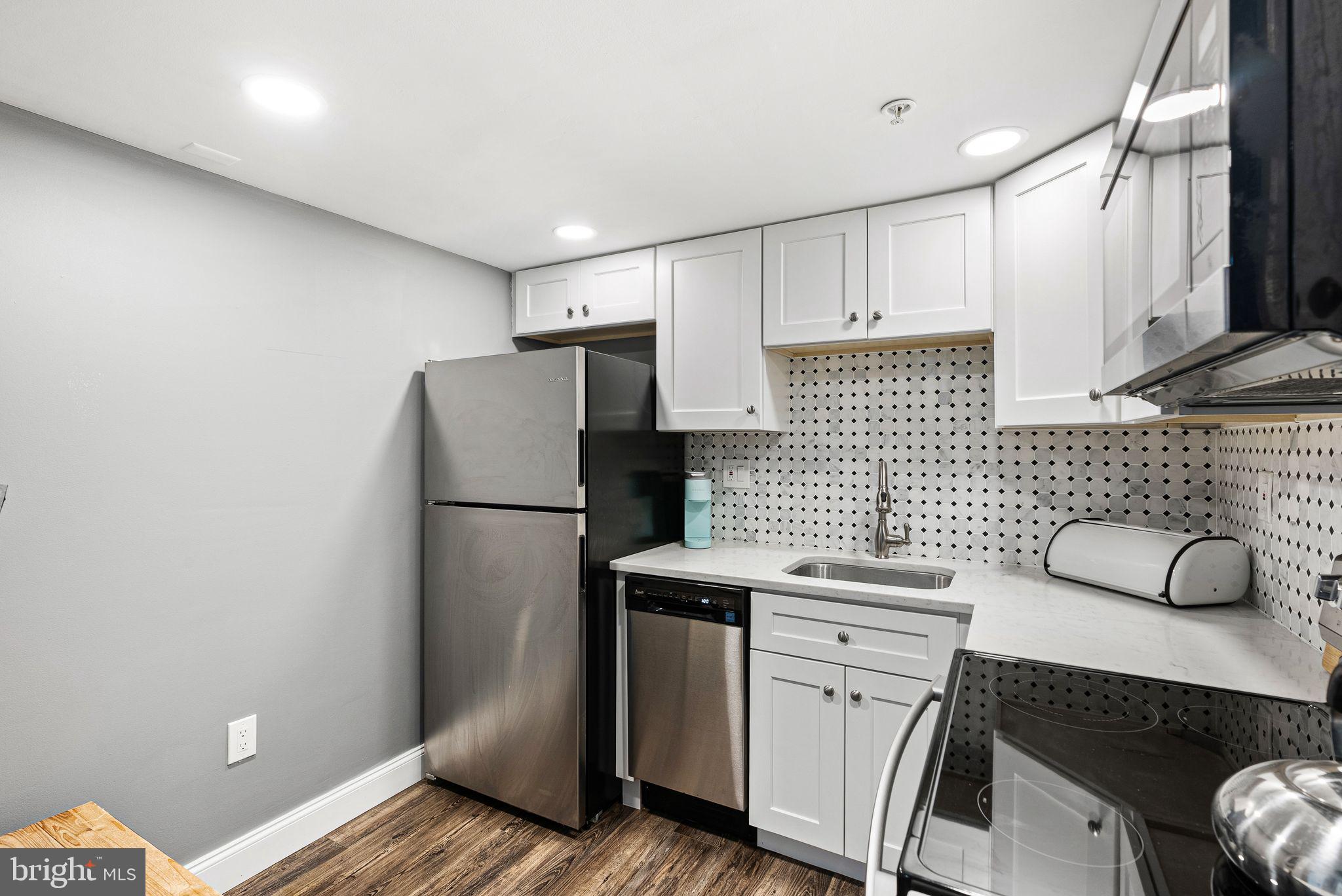 2001 HAMILTON STREET 1222