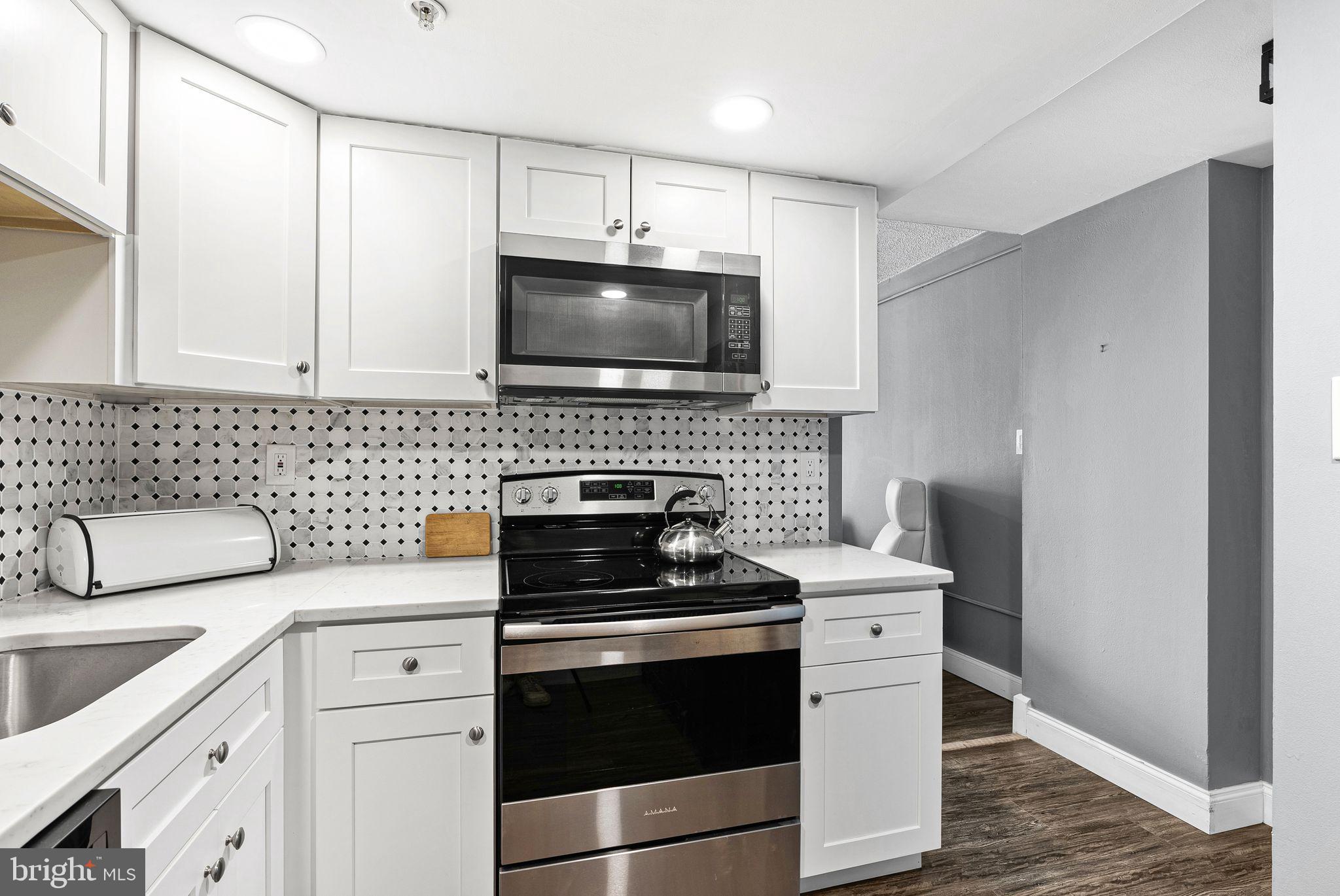 2001 HAMILTON STREET 1222