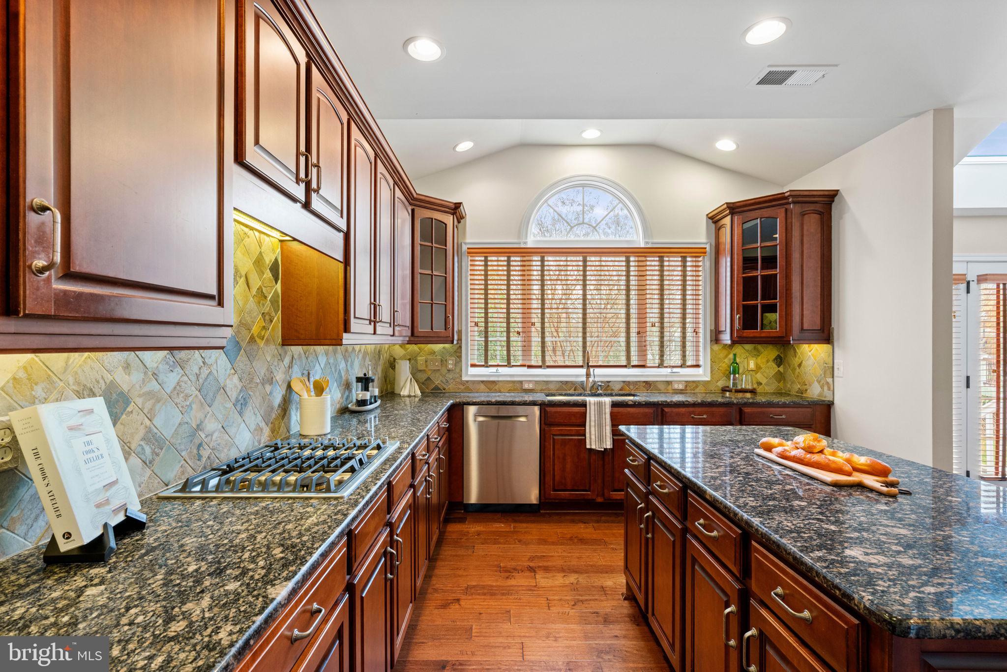 SOUTH RIDING - Residential