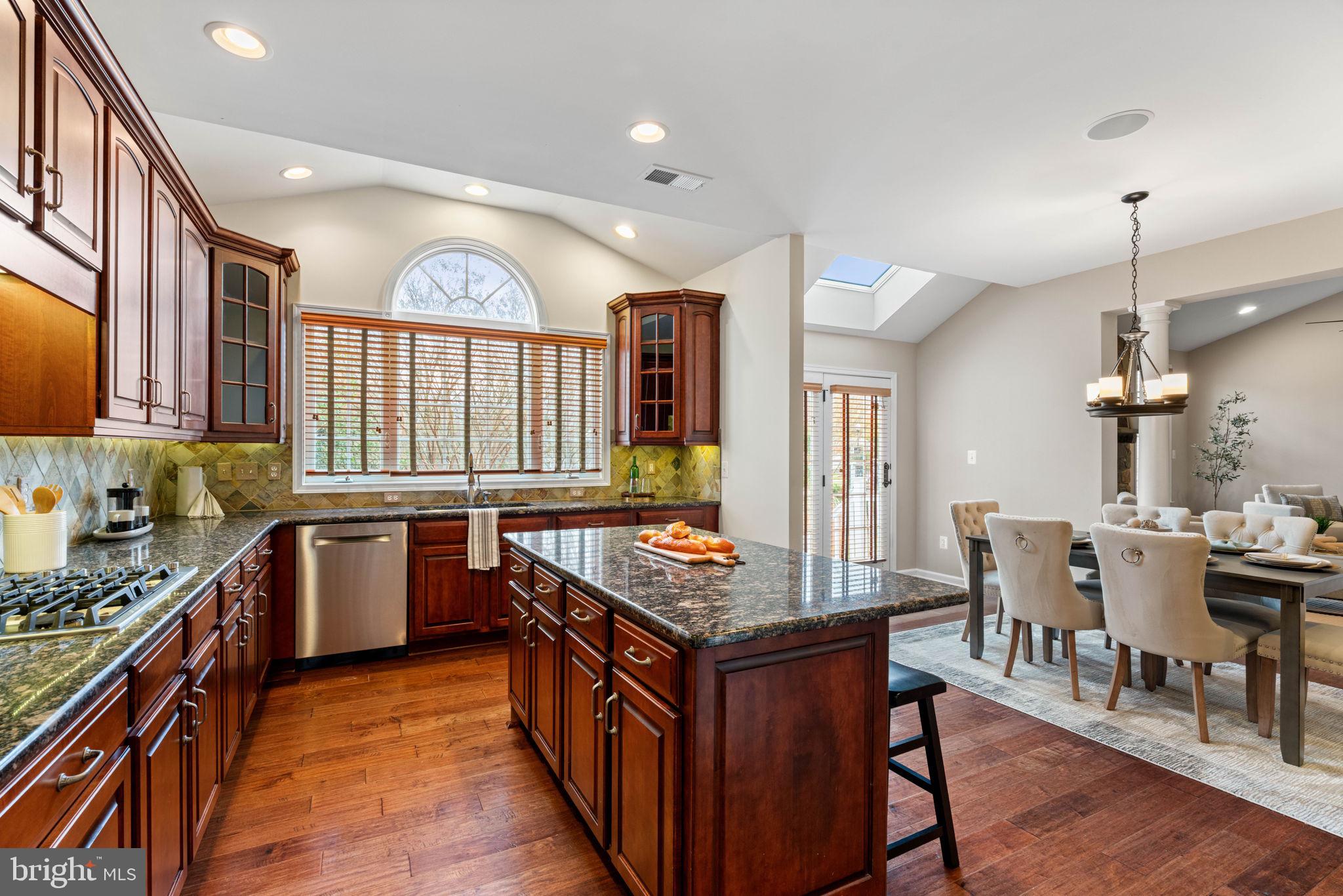 SOUTH RIDING - Residential