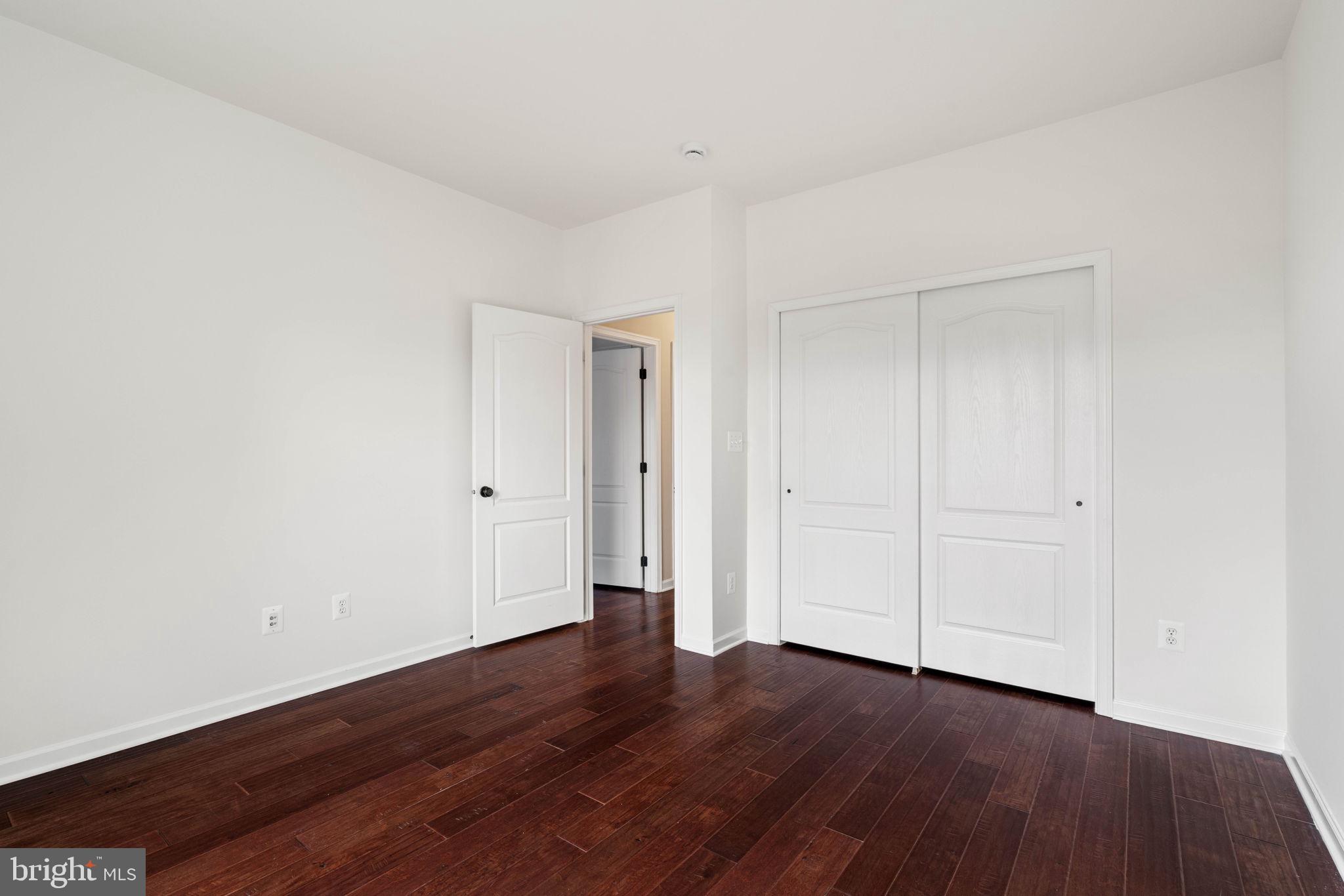 SOUTH RIDING - Residential