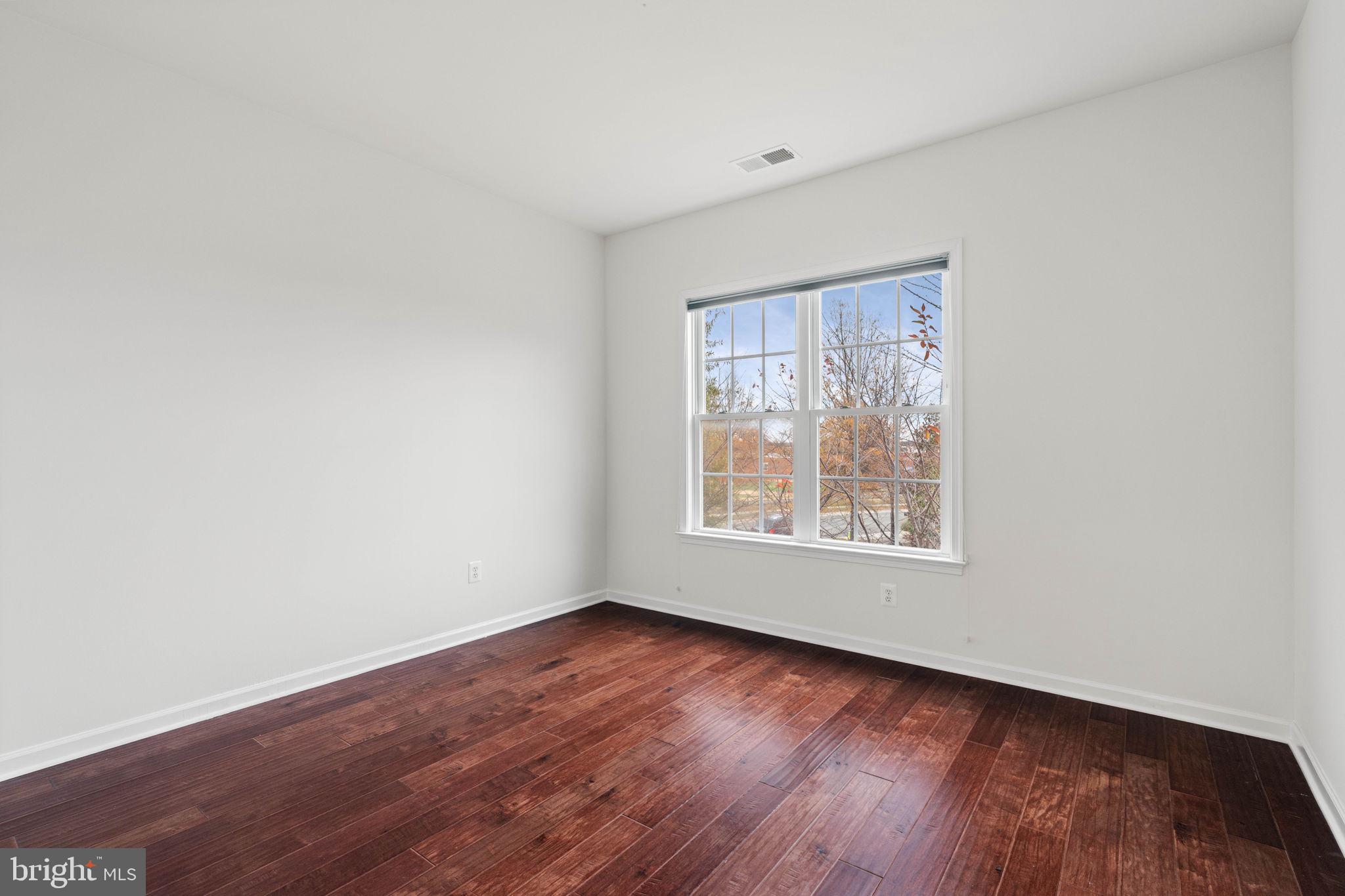 SOUTH RIDING - Residential