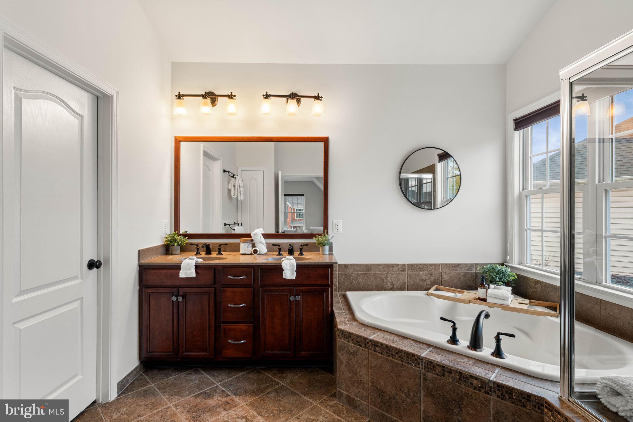 SOUTH RIDING - Residential