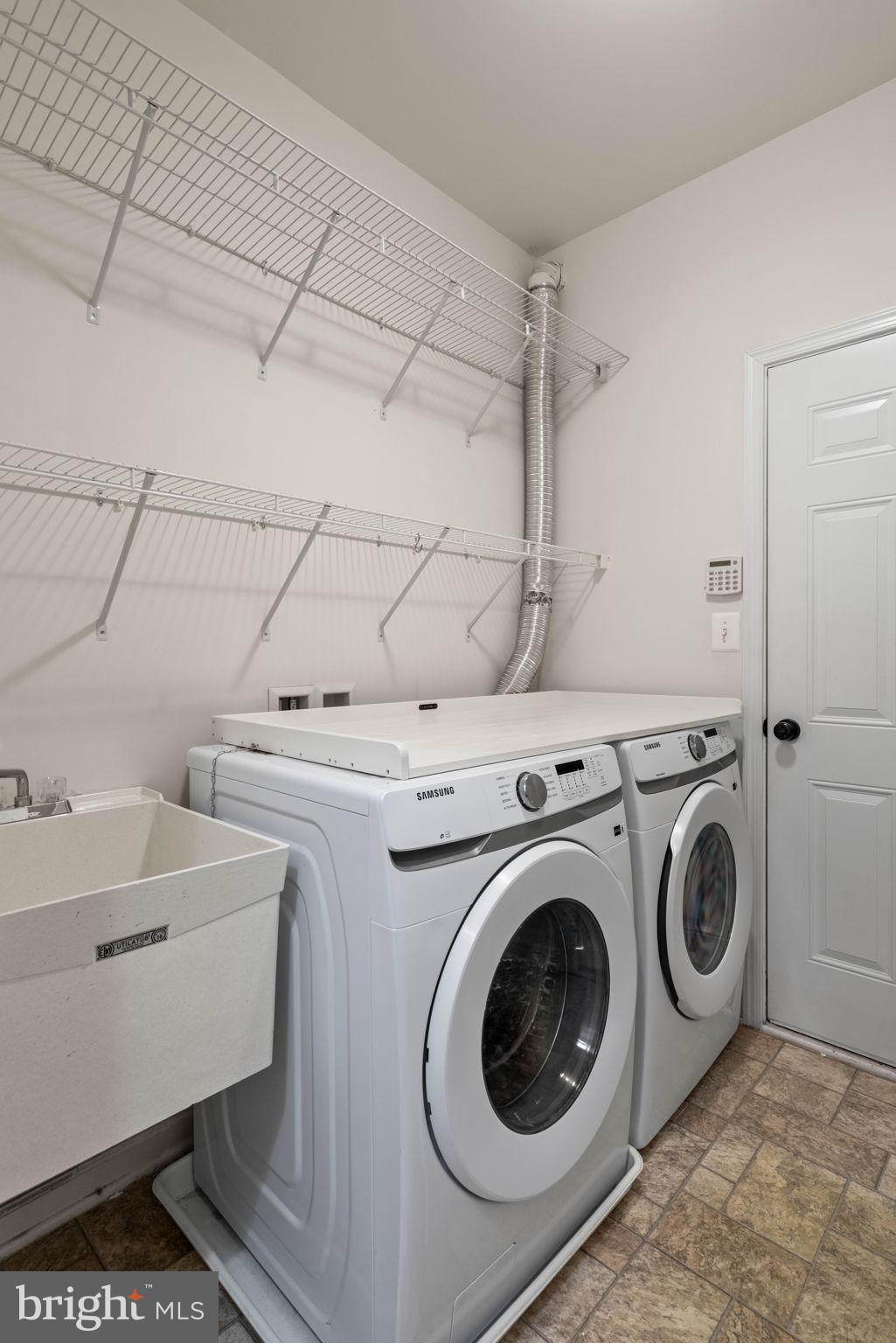 SOUTH RIDING - Residential