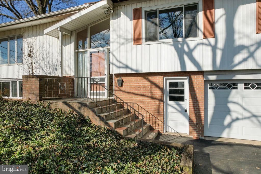 Photo of 1207 HILLCREST RD, AKRON, PA 17501 (MLS # PALA2029568)