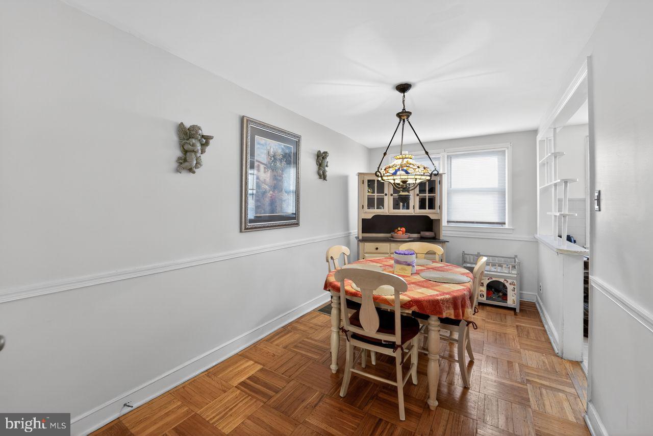 OXFORD CIRCLE - Residential