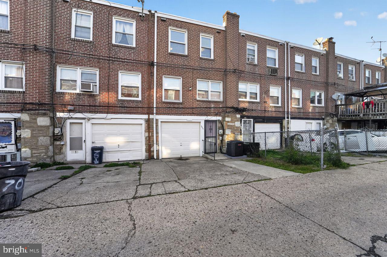OXFORD CIRCLE - Residential