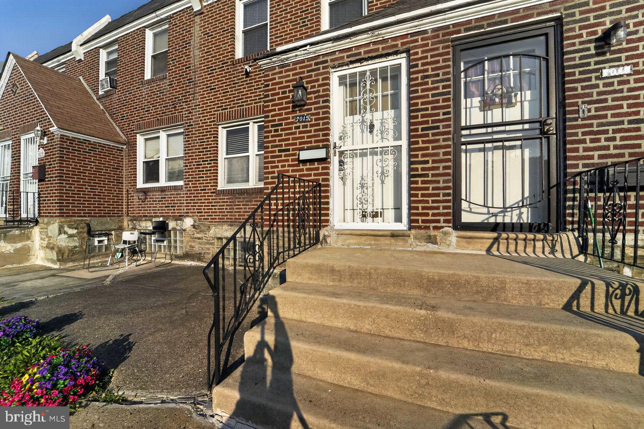 OXFORD CIRCLE - Residential