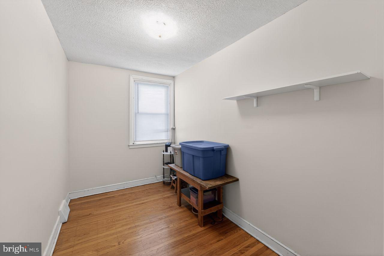 OXFORD CIRCLE - Residential