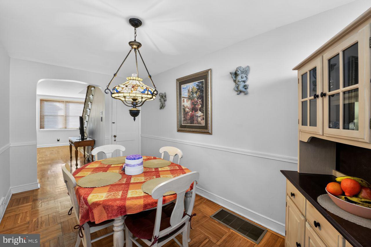 OXFORD CIRCLE - Residential