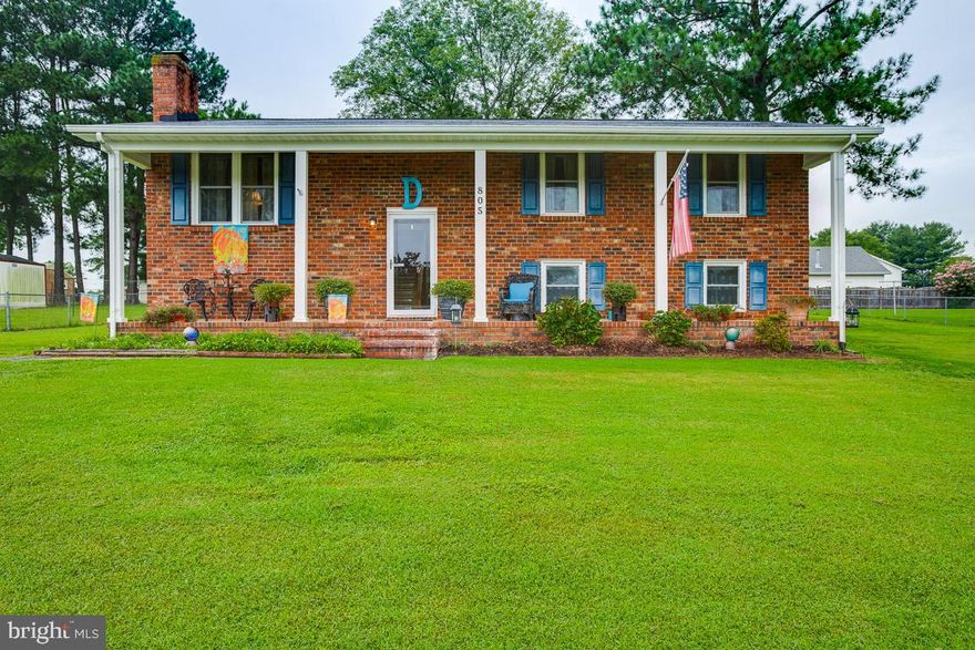 !! Offers Received - No more showings after Saturday !! This BRICK-front bi-level home has fantastic curb appeal, with a large, flat yard and welcoming front porch!    As you enter and head upstairs, the living area is to the left and the dining area is directly behind that with the kitchen to the right.  Sliding glass doors open to the deck on the rear.   The main level has 3 bedrooms and a full bath.  Downstairs is a family room with brick fireplace, a large master bedroom and a full bath.  An unfinished area completes the lower level.   Outside you will find a large level lot, complete with a storage shed.  Large driveway in the quiet, non-HOA neighborhood of Grafton Village, which also has a community pool available to join.  Don't miss this opportunity to own a home close to all downtown Fredericksburg has to offer!  Close to shopping, schools, YMCA, and commuter options.    Please note Showing Times are  Sat/Sun 9 am to 8 pm and Mon-Fri 2-8 pm, with 1+ hour notice