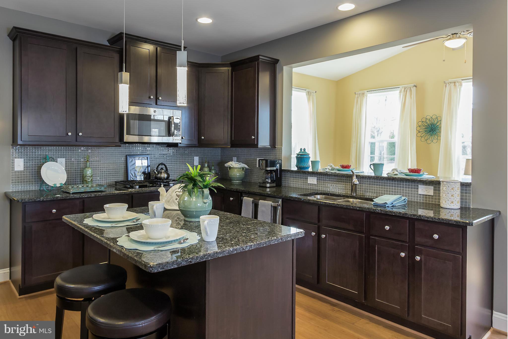 THE VILLAGE OF WASHINGTON TRAIL - Residential