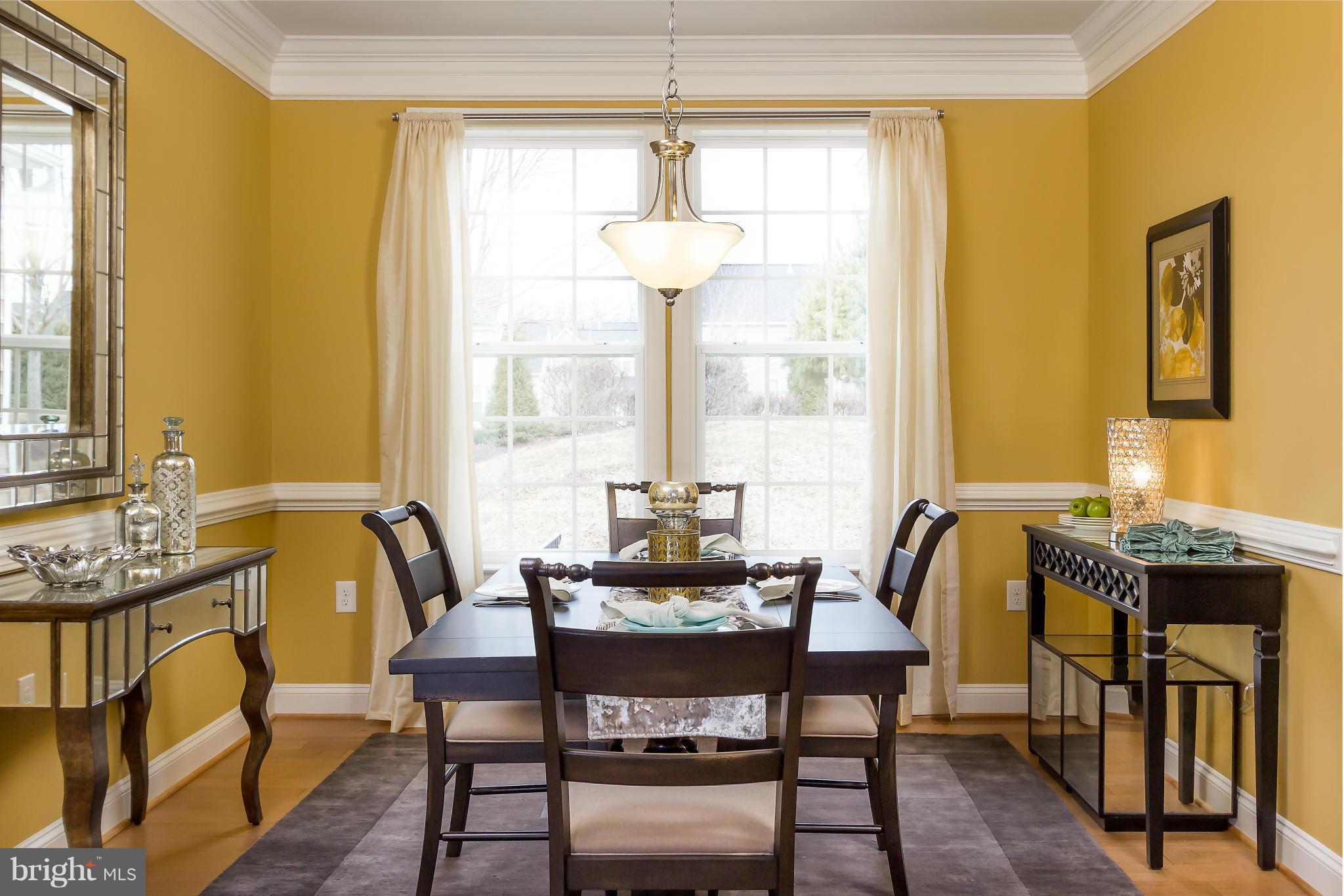 THE VILLAGE OF WASHINGTON TRAIL - Residential