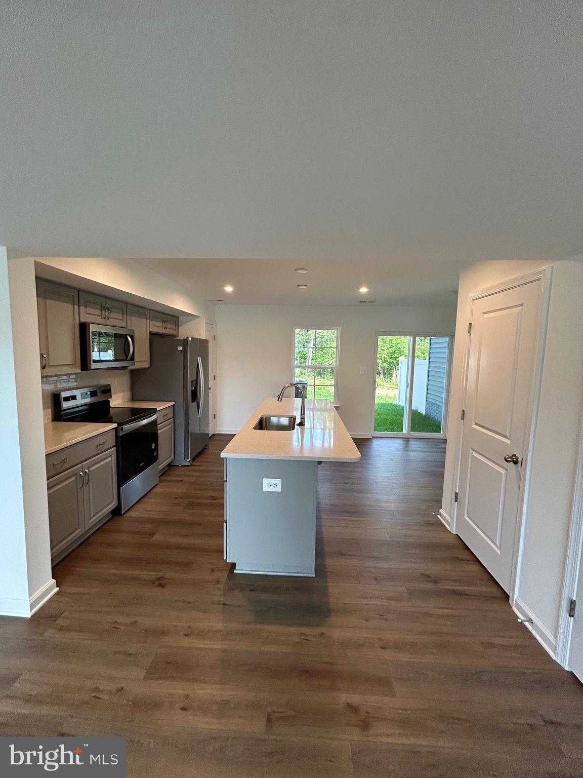 WHISPERING PINES - Residential Lease