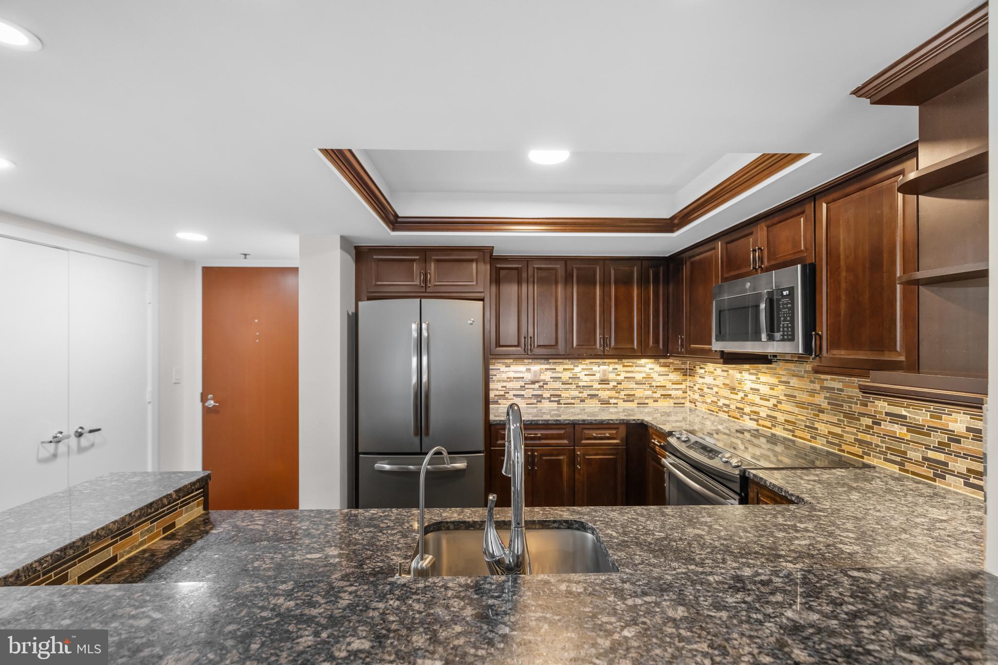 1275 25TH STREET NW 701