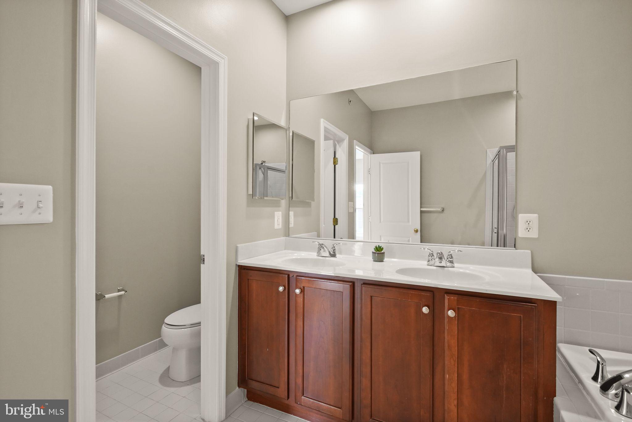 MADISON CRESCENT CONDOMINIUM - Residential