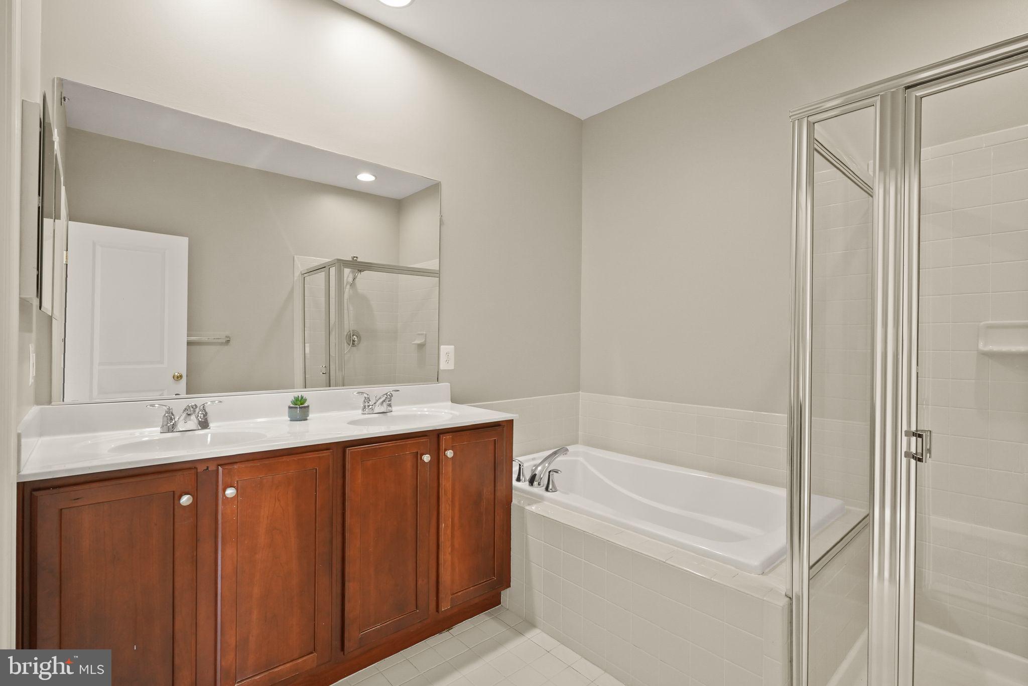 MADISON CRESCENT CONDOMINIUM - Residential