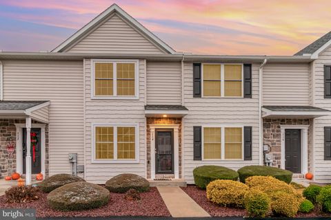 Photo of 114 Cedarwood Drive #114, DENVER, PA 17517 (MLS # PALA2079938)