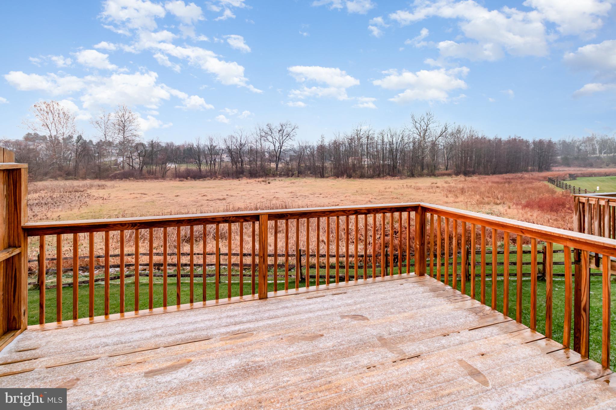 MAPLE RIDGE NORTH - Residential