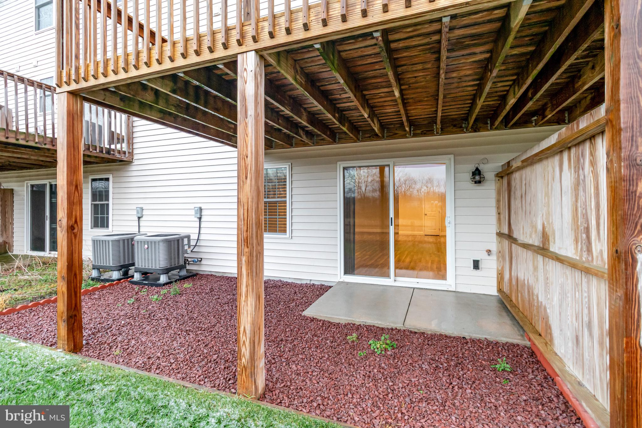 MAPLE RIDGE NORTH - Residential