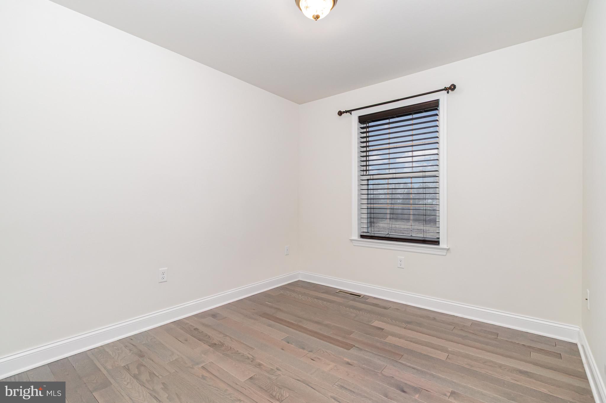 MAPLE RIDGE NORTH - Residential