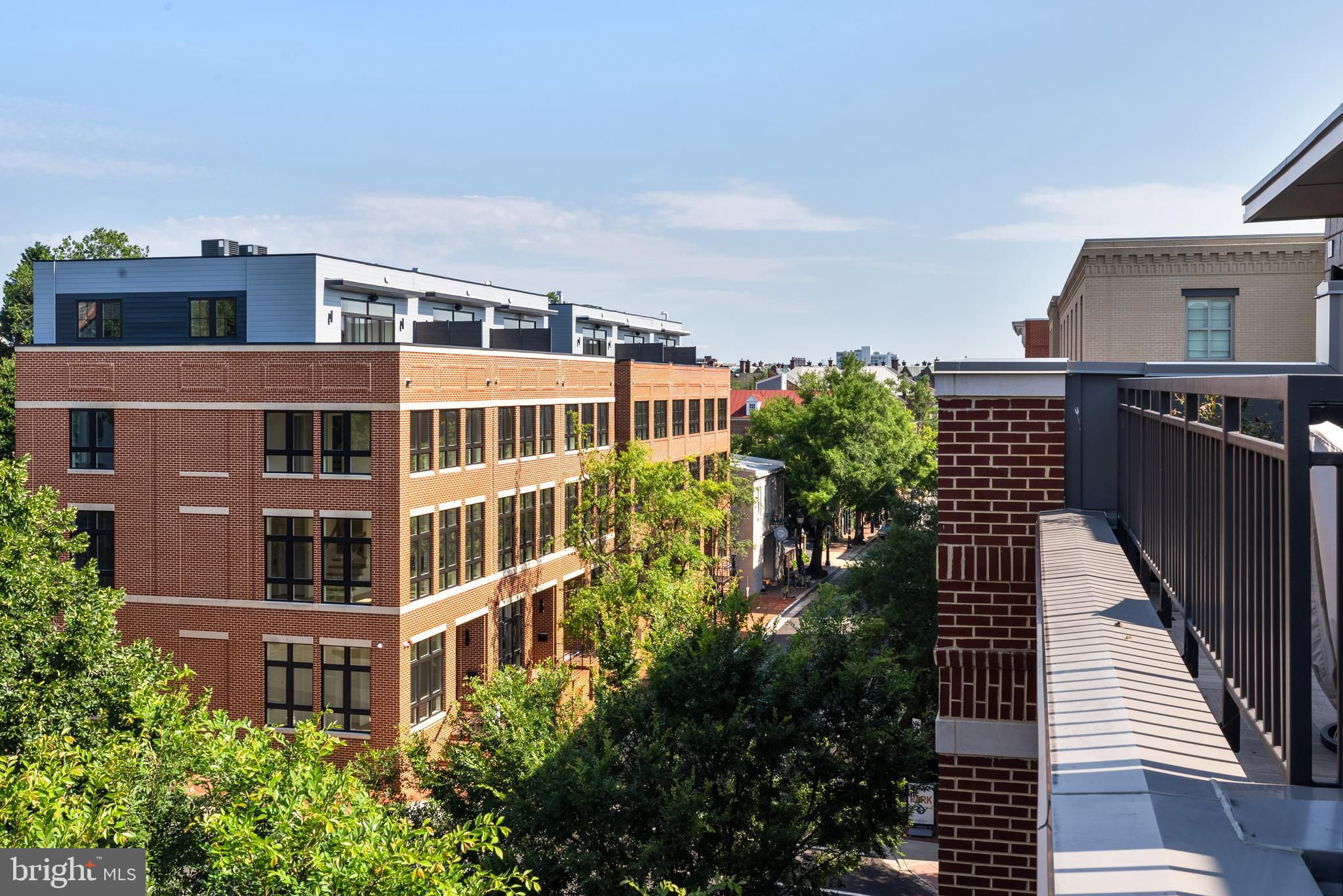 ROBINSON LANDING - Residential