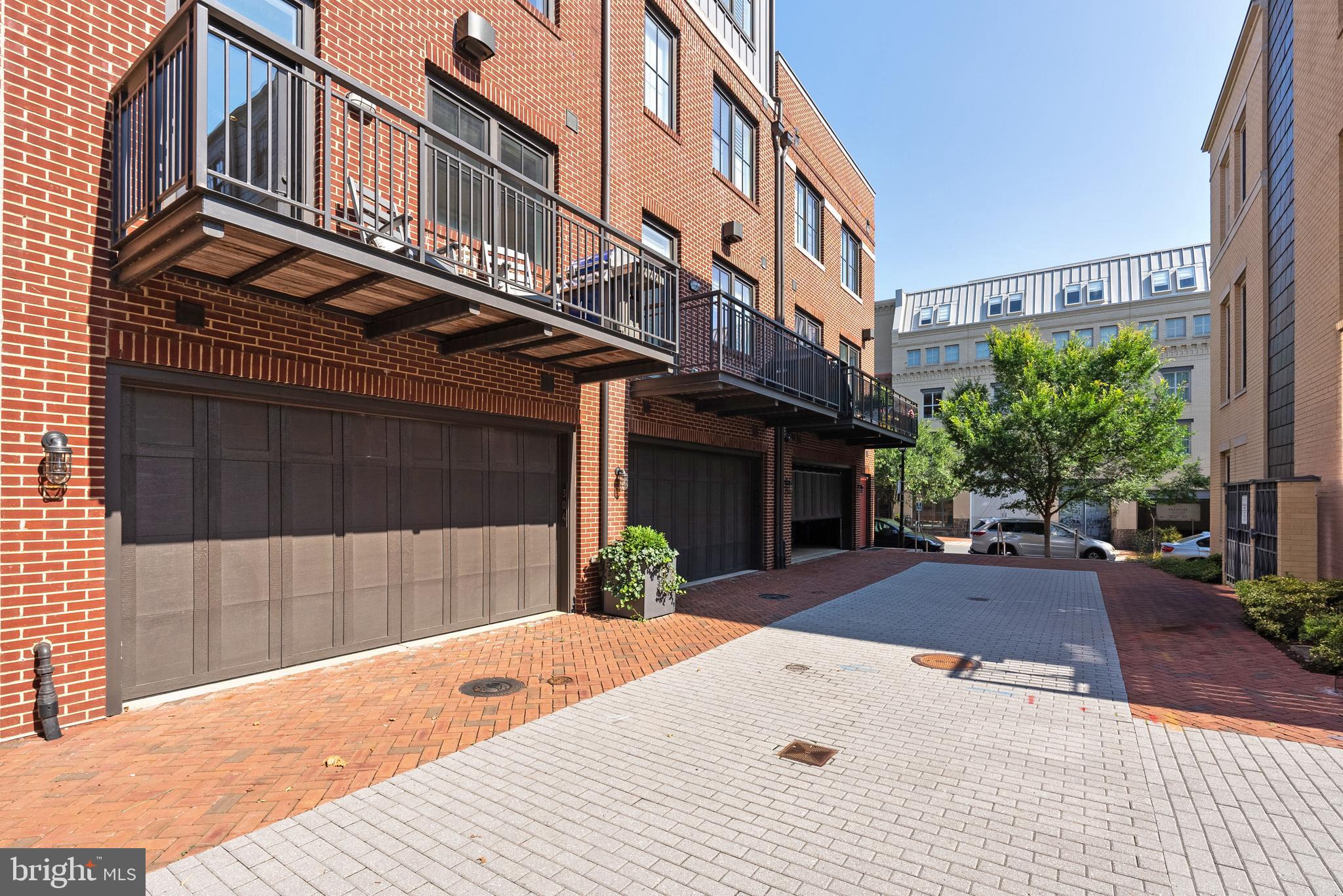 ROBINSON LANDING - Residential