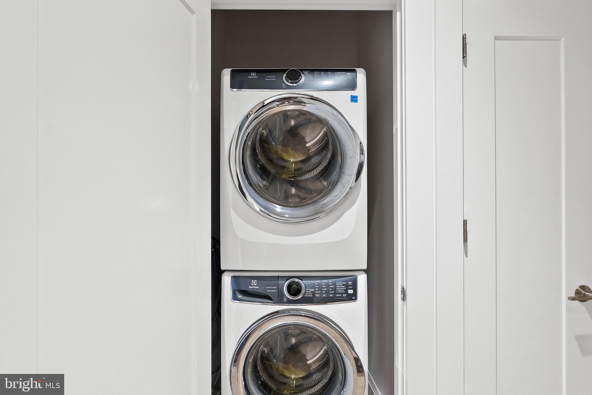 ROBINSON LANDING - Residential