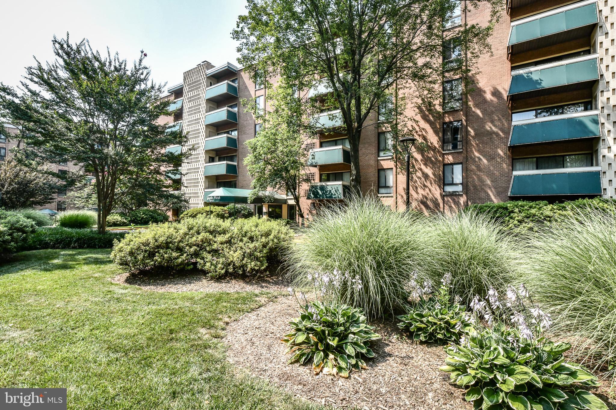 LAFAYETTE PARK - Residential Lease