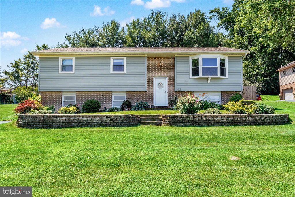 Photo of 151 Valley View Drive, EPHRATA, PA 17522 (MLS # PALA2071702)