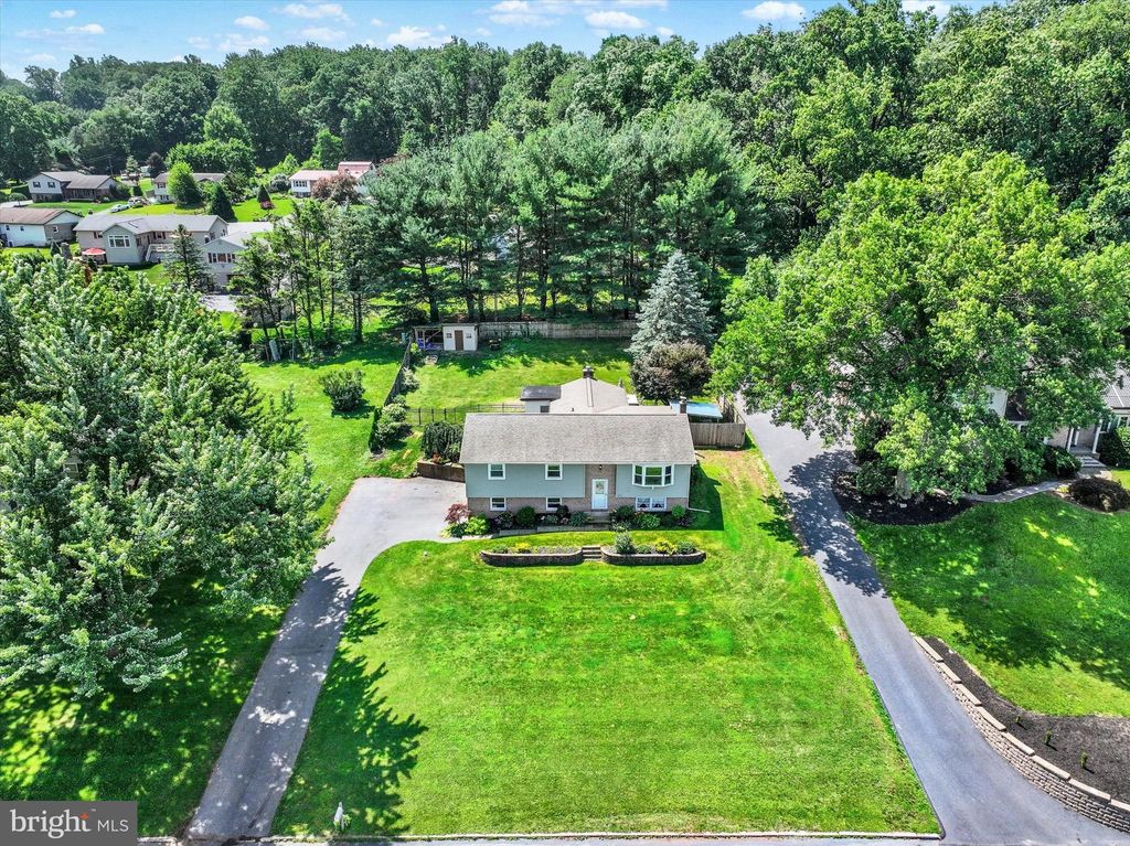 Photo of 151 Valley View Drive, EPHRATA, PA 17522 (MLS # PALA2071702)