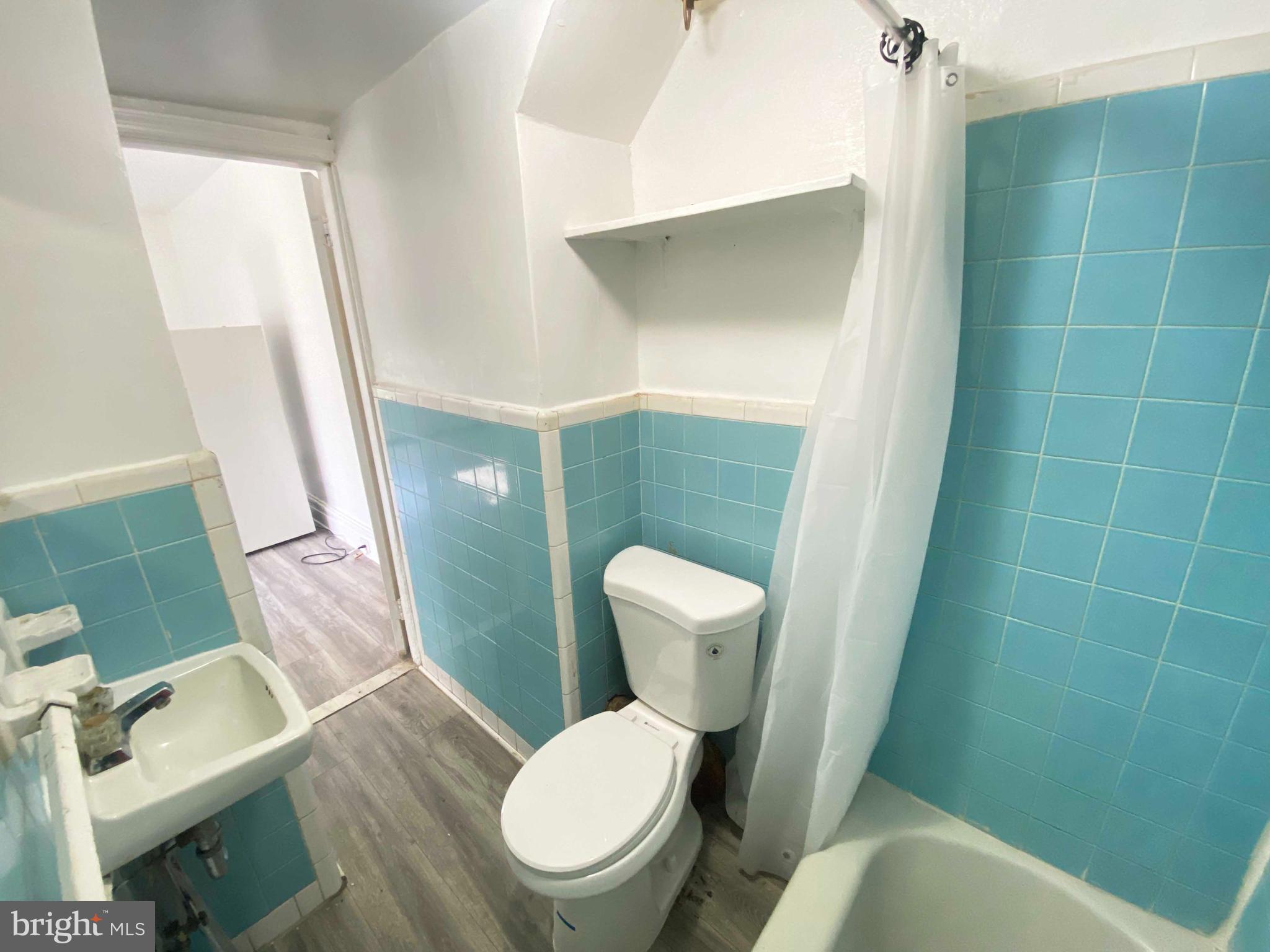 FRANKFORD - Residential Lease