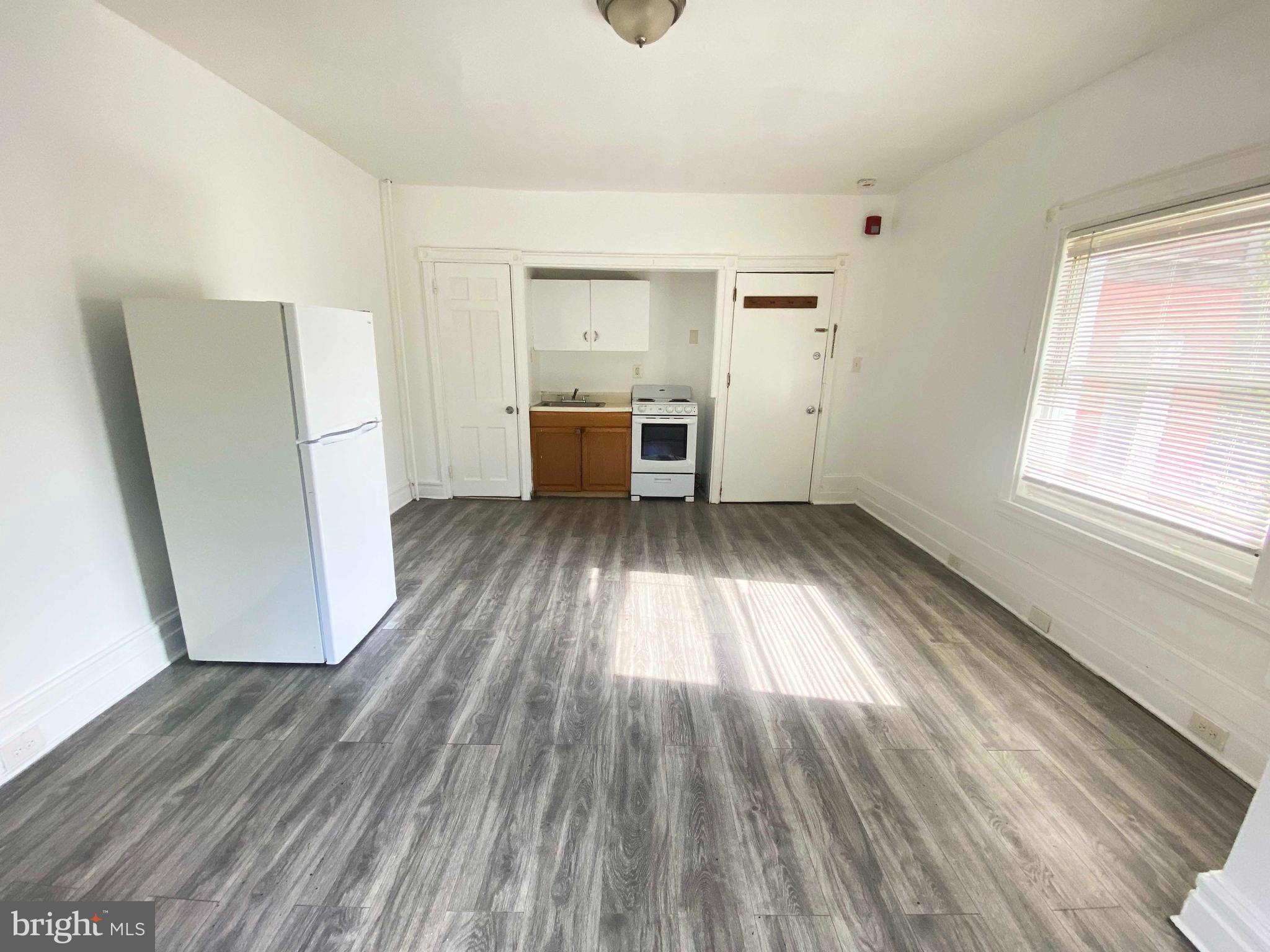 FRANKFORD - Residential Lease