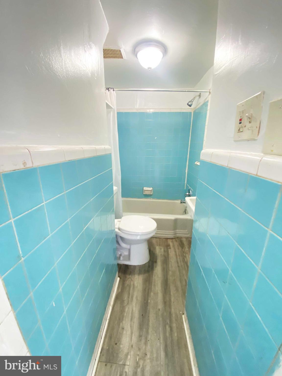 FRANKFORD - Residential Lease