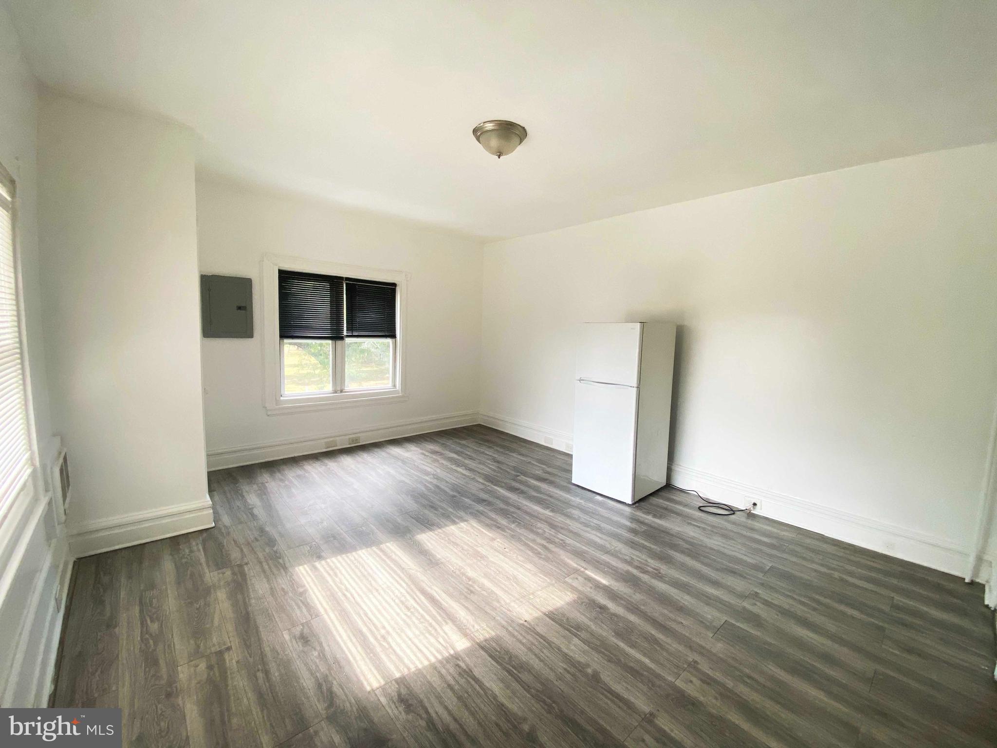 FRANKFORD - Residential Lease