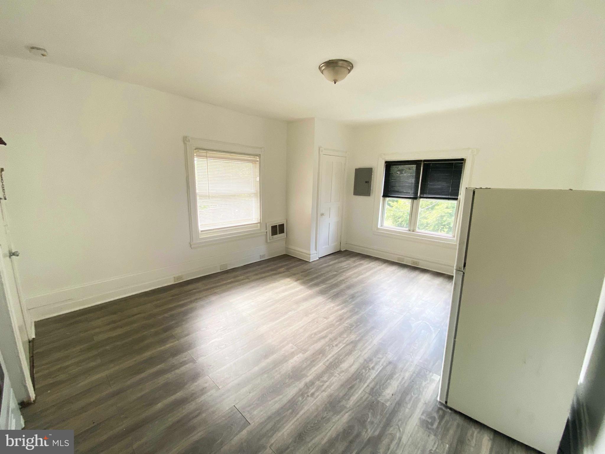 FRANKFORD - Residential Lease