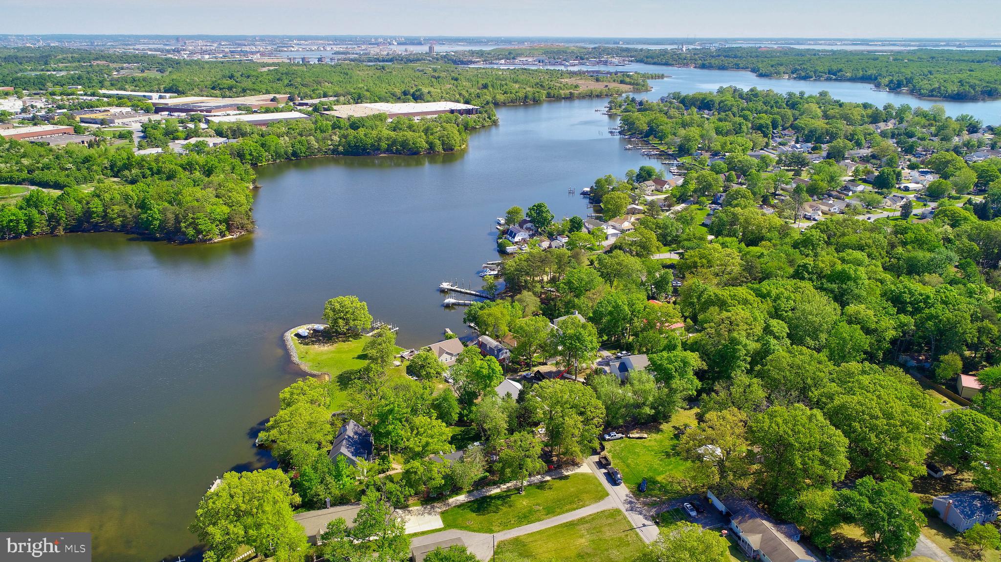 SHORELAND - Residential