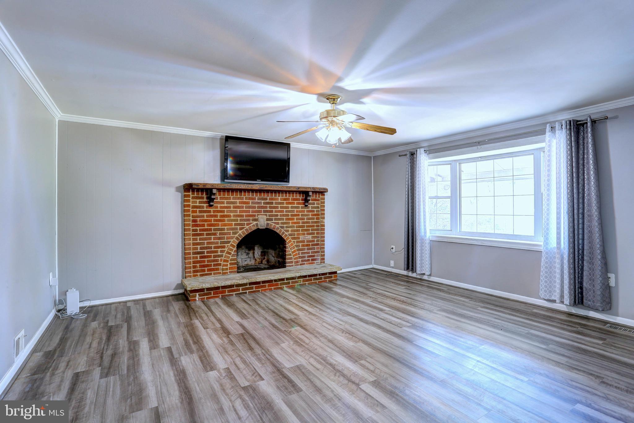 SHORELAND - Residential