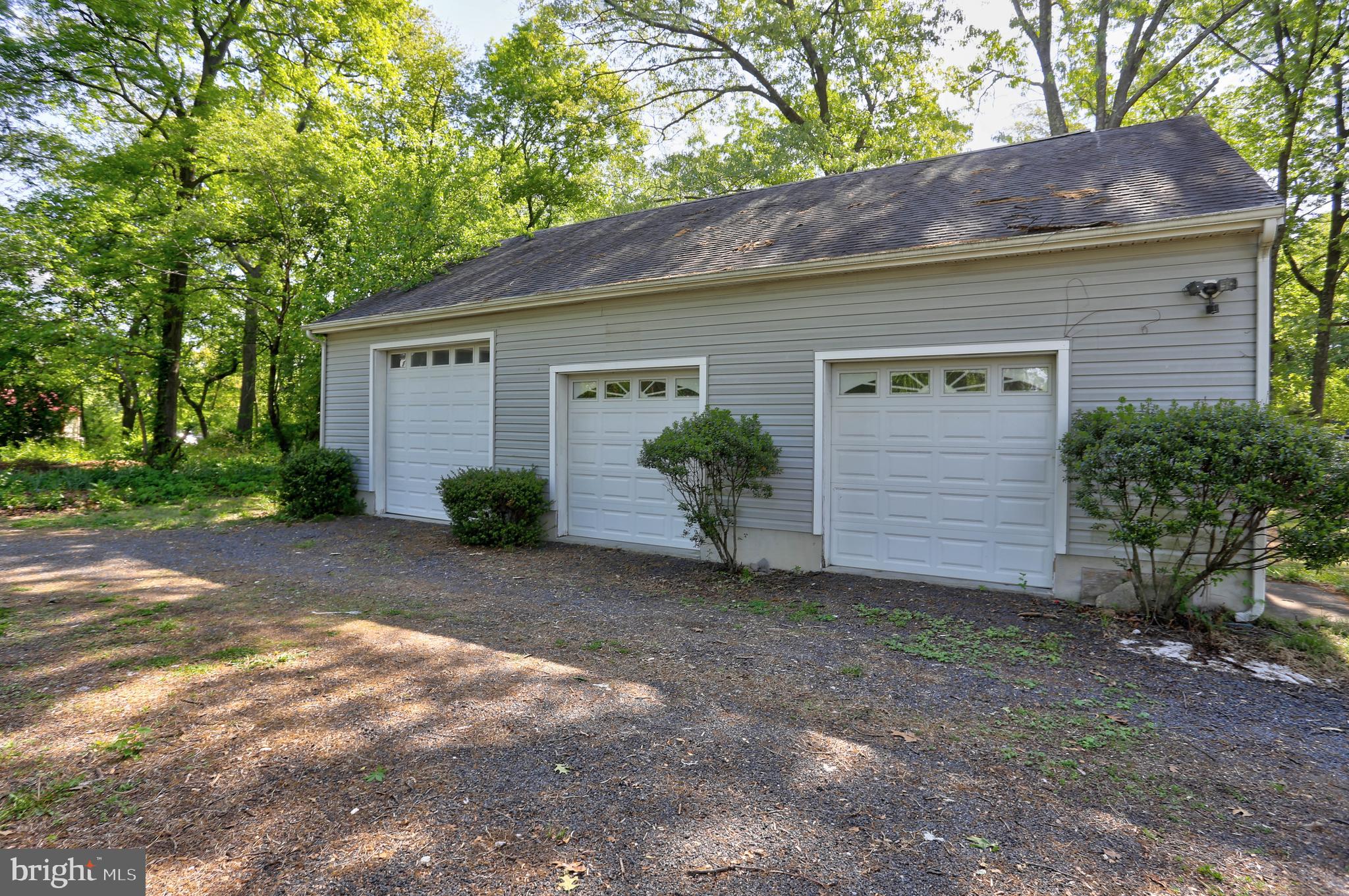SHORELAND - Residential